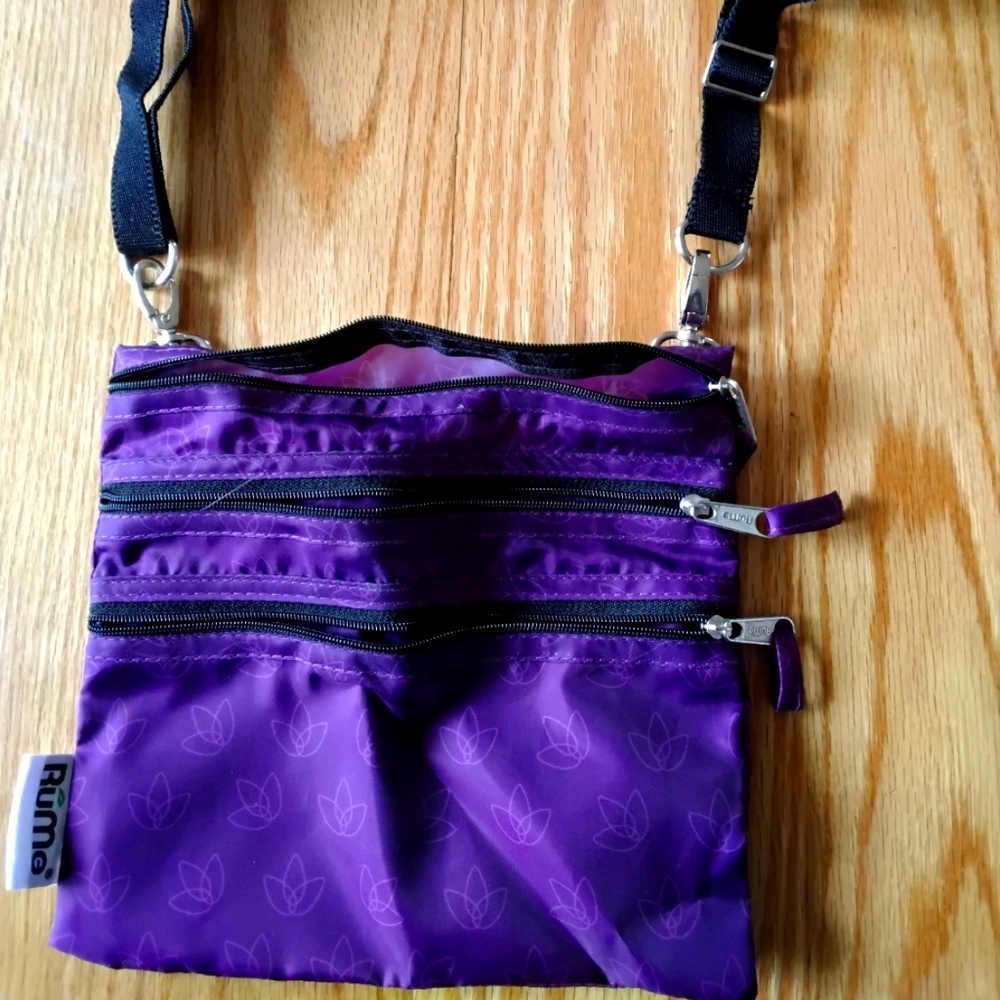 Crossbody purse